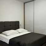 & Prizmic Split 아파트