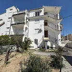& Prizmic شقة *